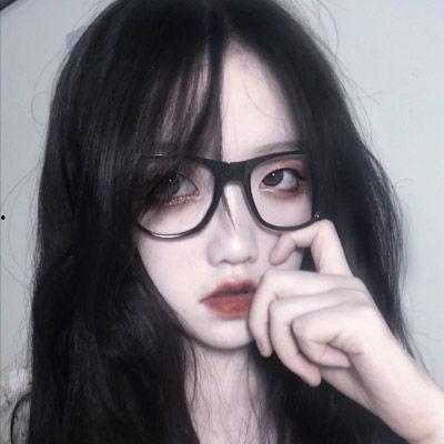 戴眼镜的小孩 网红图片,萌态可掬引网友热议